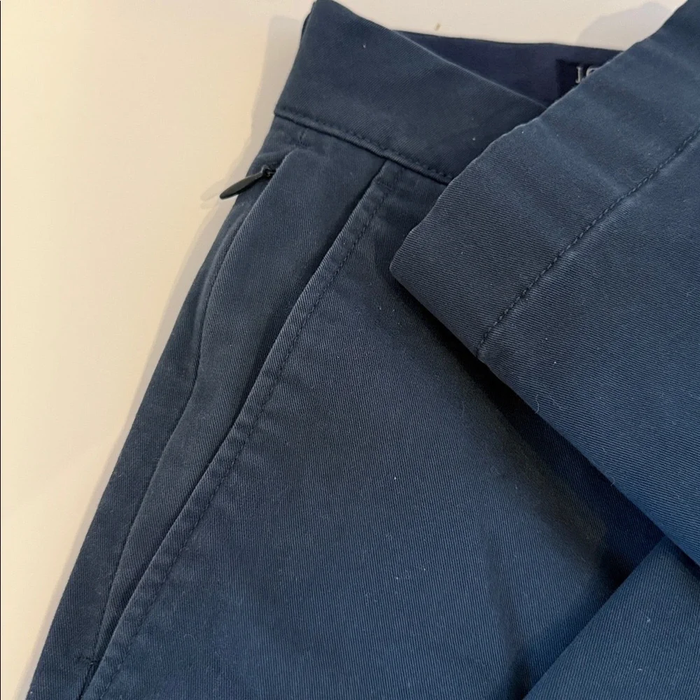 Men’s navy J.Crew flex fit slim Chino size 30‎ x 32 straight fit.
